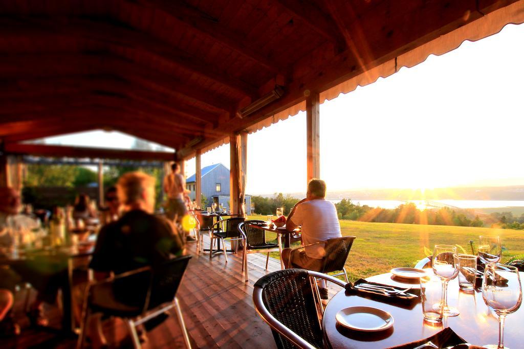 Les Ancetres Auberge & Restaurant St-Pierre-de-l'Île-d'Orléans Kültér fotó